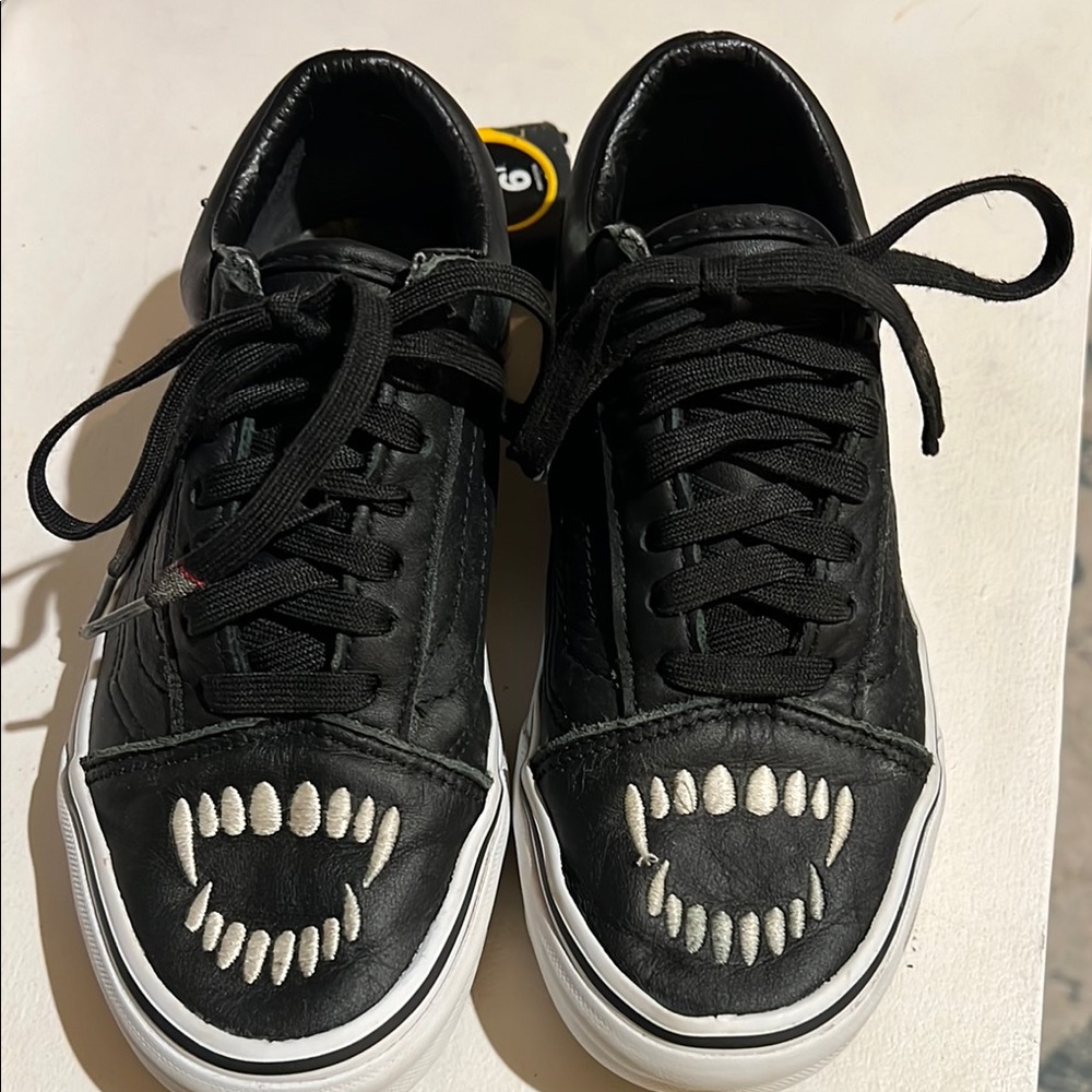 Vans Old Skool Black Leather White Fang Sneakers spider web footbed m4 w5.5